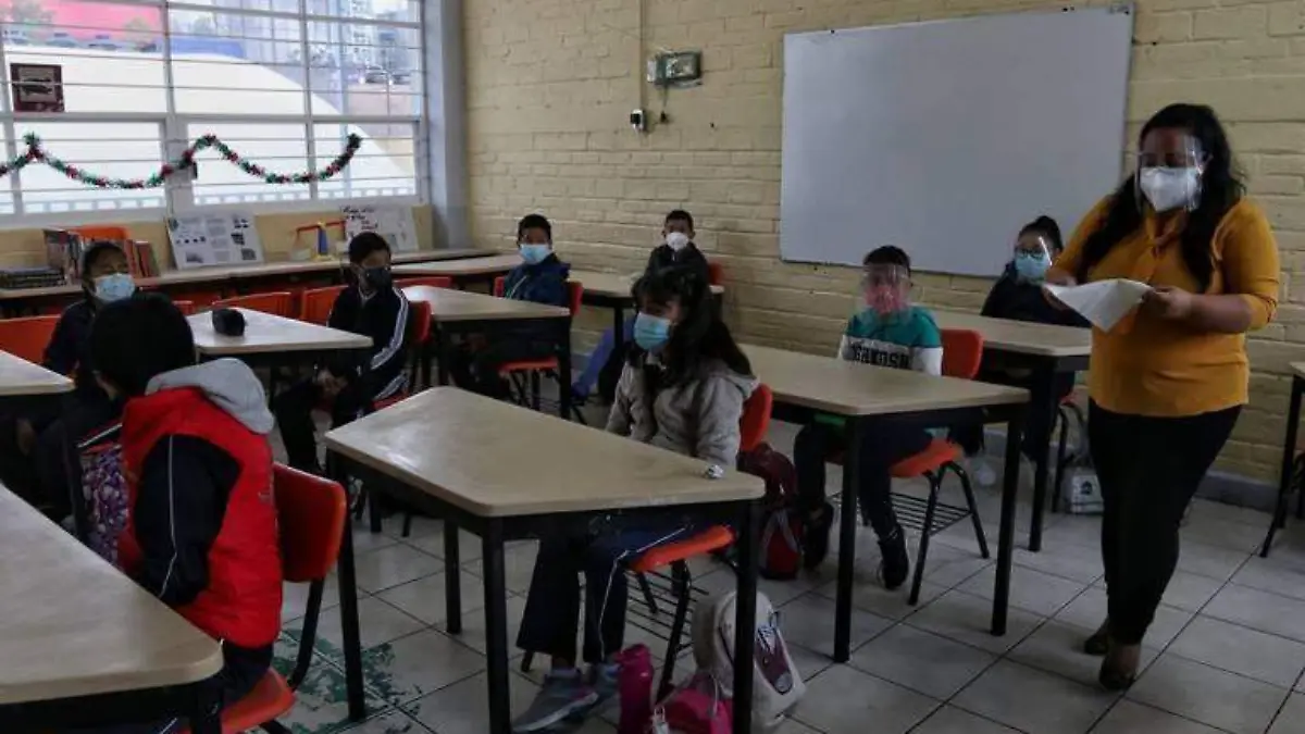 Asisten a clases presenciales el 90 por ciento de alumnos en la Ciudad de México